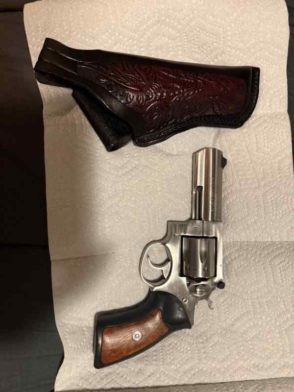 Ruger GP 100 (357 Mag) 6 Round