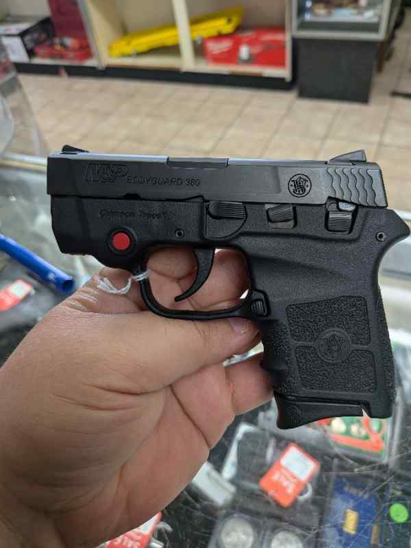 Smith Wesson Bodyguard .380 Crimson Trace