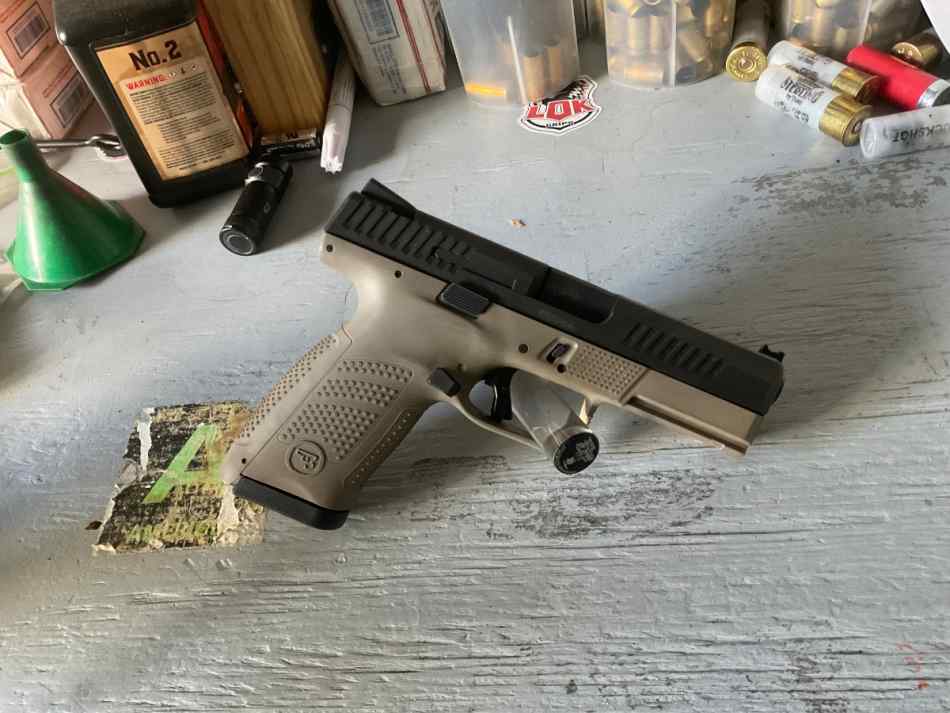 CZ P10C