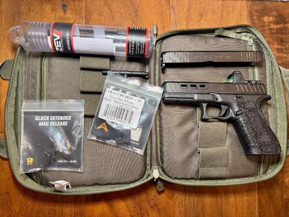 Glock 17 Gen 5 w/2 slides and extras