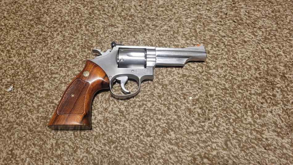SMITH &amp; WESSON Model 66-2 