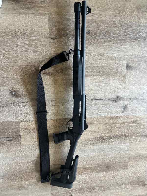 Tactical M4 semiautomatic 12ga shotgun 