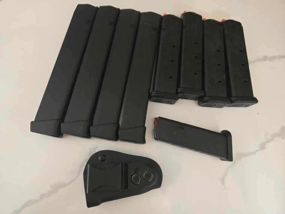 Glock 9mm Magazines lot 31rd 21rd Mag Carrier